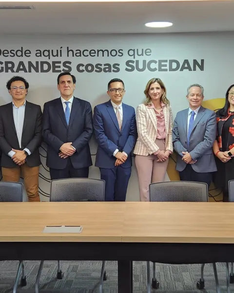 Visita LATAM header