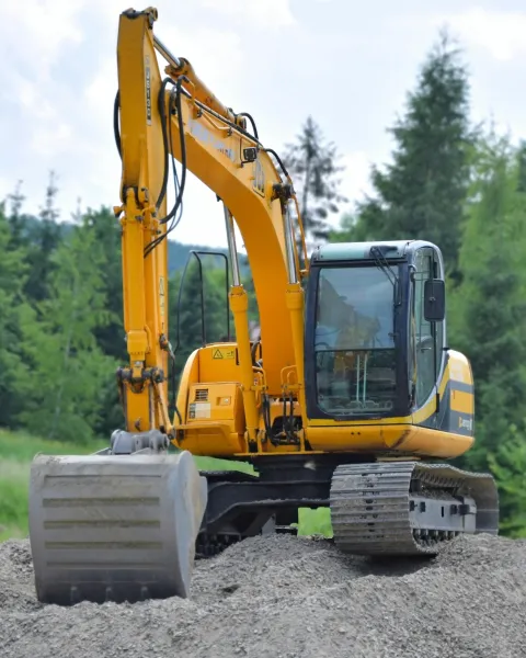 excavadora-trabajando-en-medio-de-la-naturaleza-como-simbolo-del-impacto-humano-en-el-cambio-climatico