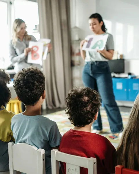 ilustracion-sobre-la-educacion-inclusiva-en-el-peru-con-enfoque-en-docentes-y-politicas-educativas