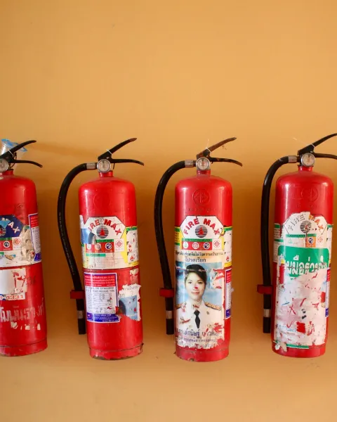 fire-extinguisher-1128461_1920.jpg