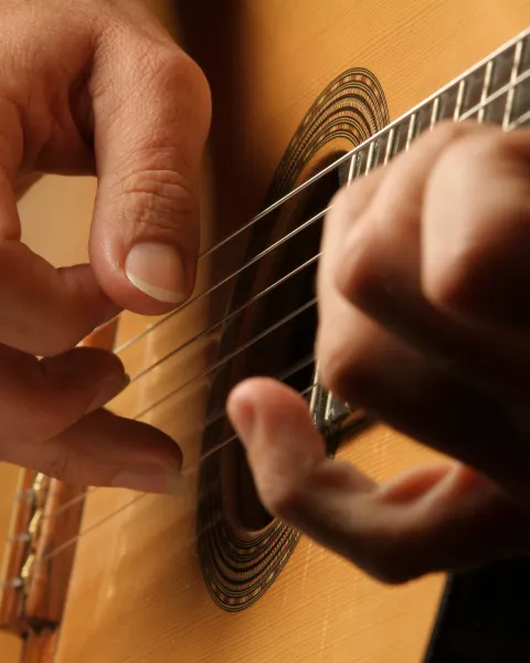 Imagen Portada Poesía es cante: Miguel Poveda, entre el verso y el flamenco