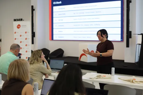 Uno de los talleres impartidos en el Bootcamp del proyecto Erasmus+ EmpowerAId acogido por VIU