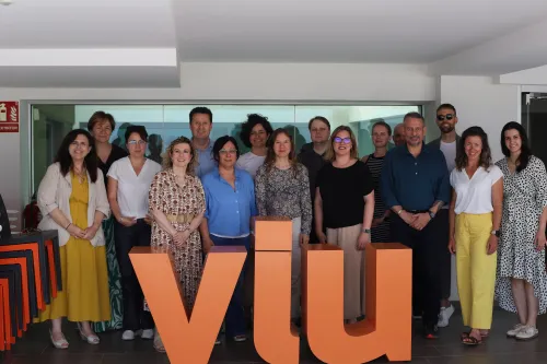 Foto grupal de los representantes de las instituciones participantes en el proyecto Erasmus+ EmpowerAId, durante la trasnational meeting celebrada en las instalaciones de la sede central de VIU en Valencia