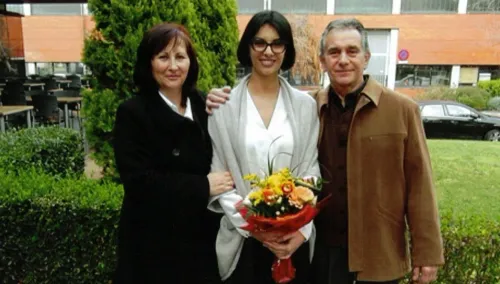 Dra. Elisabet Navarro Tapia, junto a sus padres el día en que se doctoró en en el El Instituto de Agroquímica y Tecnología de Alimentos-IATA-CSIC, en Paterna (Valencia), 7 de Marzo del 2016