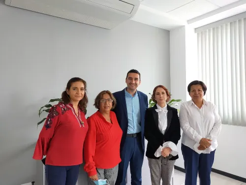 El Dr. Cristóbal Torres durante una actividad en México Dr. Cristóbal Torres en México