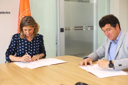 Convenio VIU-Startup Valencia firma