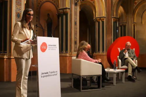 La decana de la Facultad de Ciencias Sociales y Jurídicas, Dra. Julia Martínez Candado