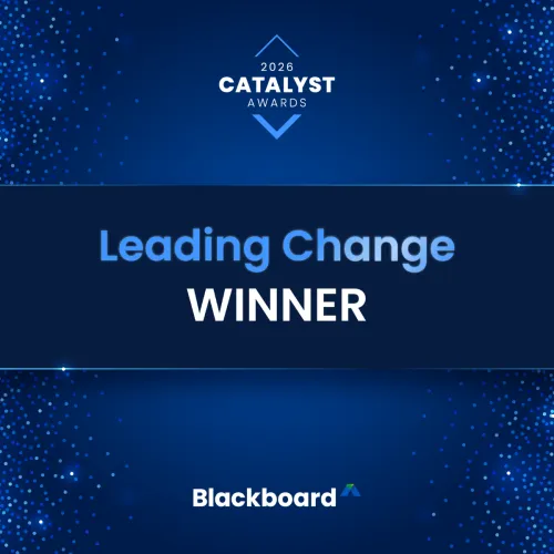 Logo de ganador de la categoría Leading Change de los premios Catalyst 2026