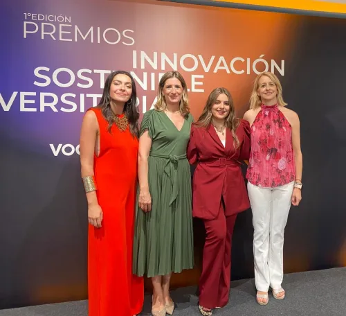 Rectora de la Universidad Internacional de Valencia, Eva María Giner, y la Directora de Calidad y Sostenibilidad, Mónica Rodríguez, junto a Blanca Travesí, cofundadora de U4Impact y Marta Cantero de U4Impact
