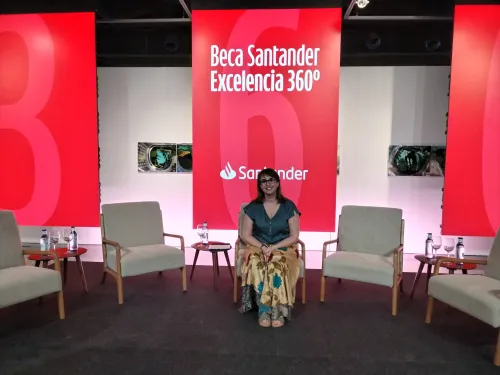 Retrato de Alejandra García Hernández estudiante de VIU en la entrega de las becas Santander Excelencia 360